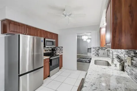 9407 NW 70th Place Tamarac FL 33321