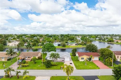 9407 NW 70th Place Tamarac FL 33321