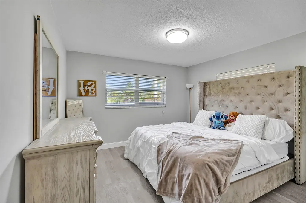 4017 Woodside Drive Coral Springs FL 33065