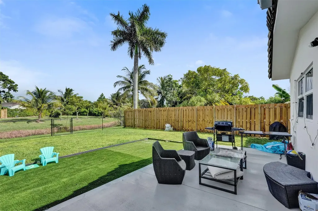 4017 Woodside Drive Coral Springs FL 33065
