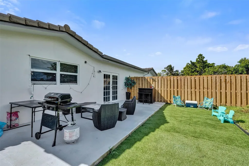 4017 Woodside Drive Coral Springs FL 33065