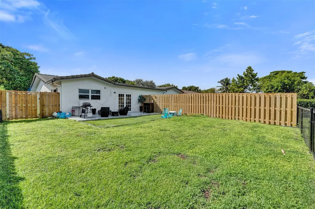 4017 Woodside Drive Coral Springs FL 33065