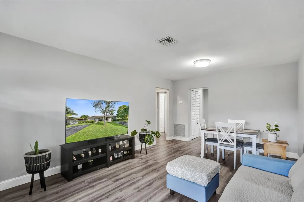 4017 Woodside Drive Coral Springs FL 33065
