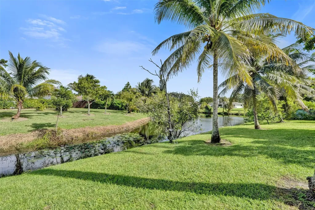 4017 Woodside Drive Coral Springs FL 33065