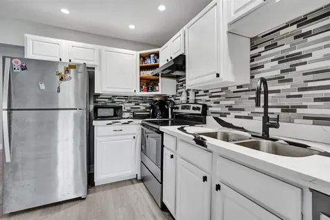 4017 Woodside Drive Coral Springs FL 33065