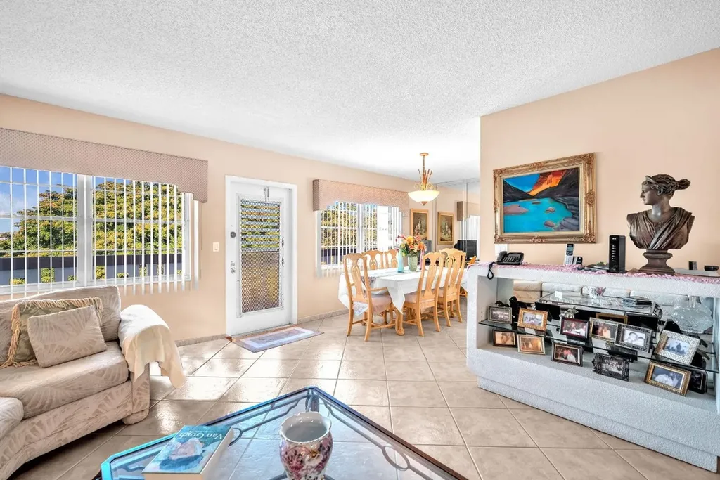420 Richmond C Deerfield Beach FL 33442