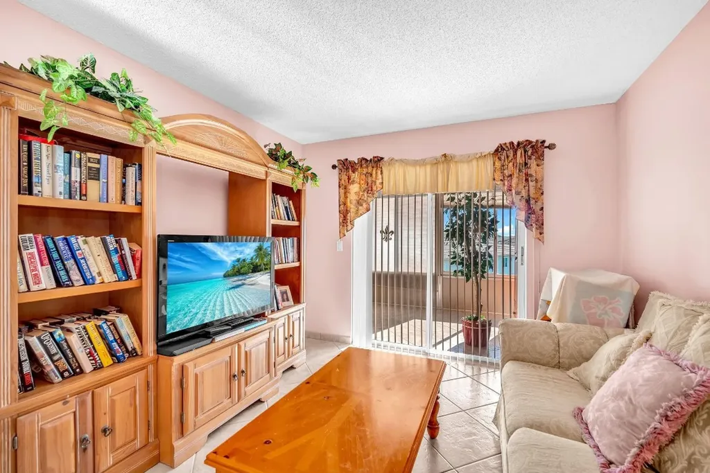 420 Richmond C Deerfield Beach FL 33442