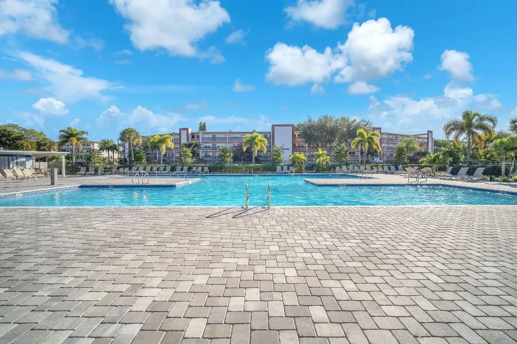 420 Richmond C Deerfield Beach FL 33442