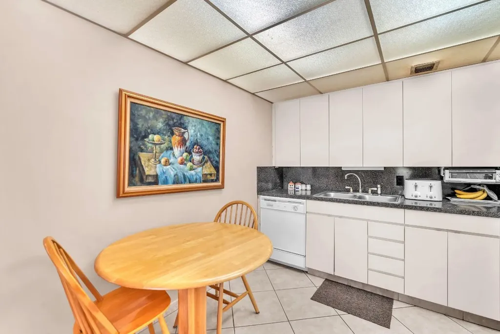 420 Richmond C Deerfield Beach FL 33442