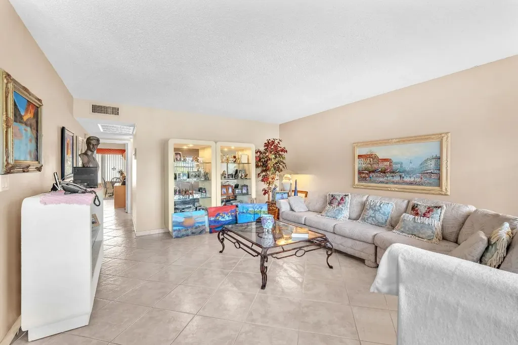 420 Richmond C Deerfield Beach FL 33442