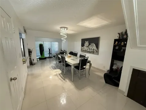 Hollywood FL 33021