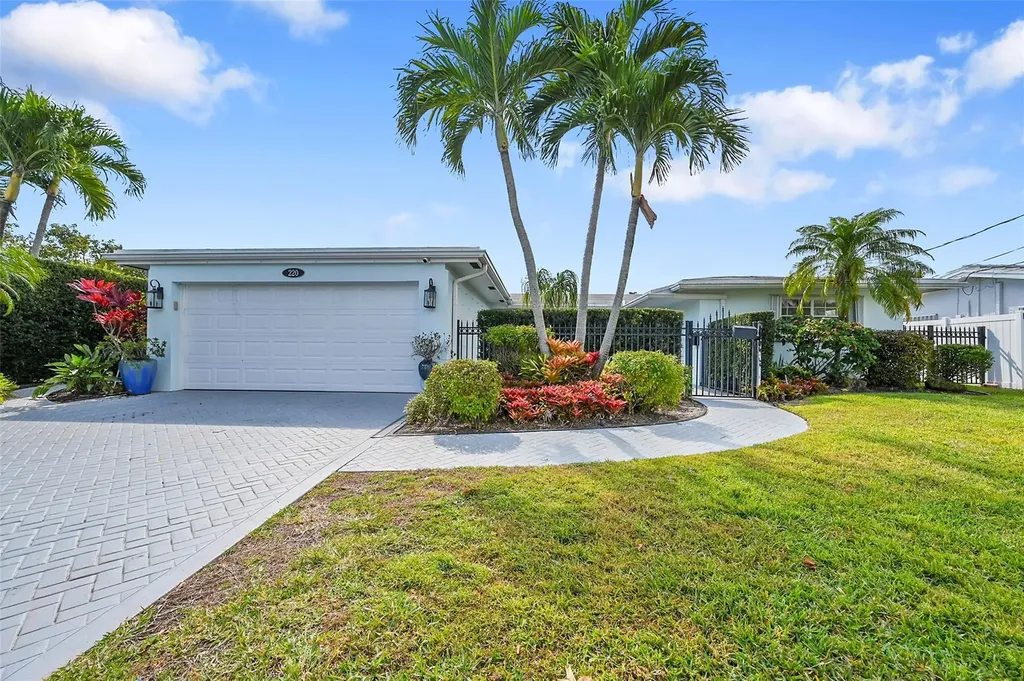 220 SE 10th Street Pompano Beach FL 33060