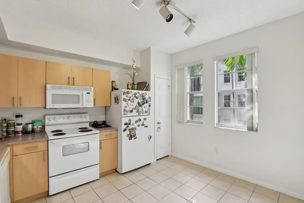 533 NE 3rd Avenue Fort Lauderdale FL 33301