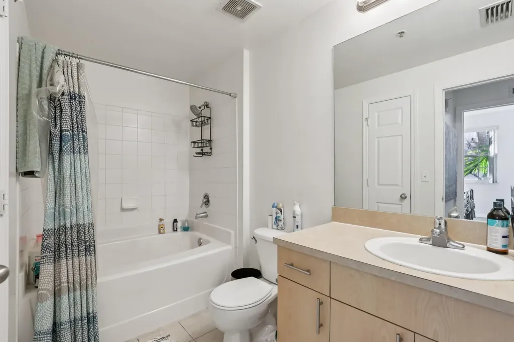 533 NE 3rd Avenue Fort Lauderdale FL 33301