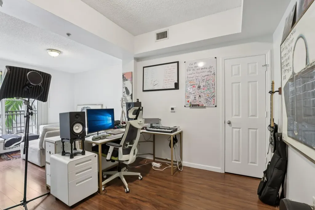533 NE 3rd Avenue Fort Lauderdale FL 33301
