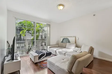533 NE 3rd Avenue Fort Lauderdale FL 33301