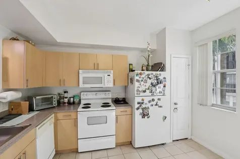 533 NE 3rd Avenue Fort Lauderdale FL 33301