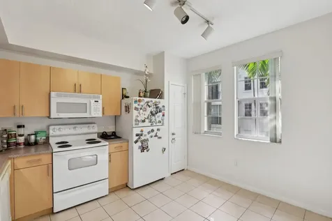 533 NE 3rd Avenue Fort Lauderdale FL 33301