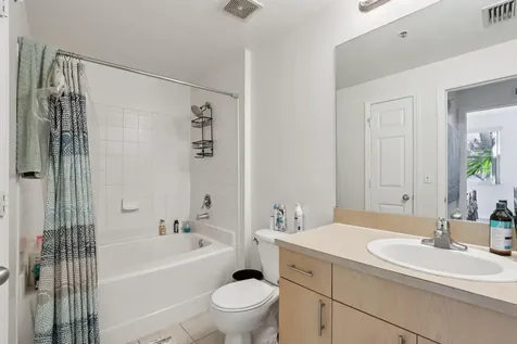 533 NE 3rd Avenue Fort Lauderdale FL 33301