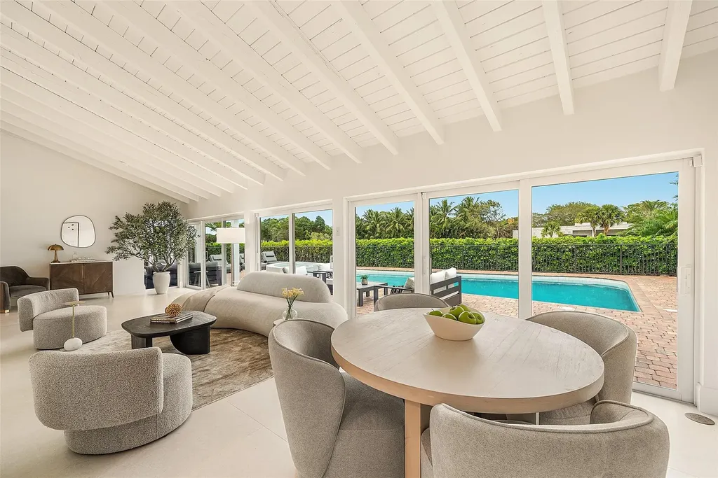 4877 Pineview Circle Delray Beach FL 33445