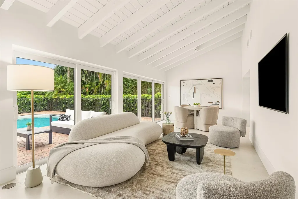 4877 Pineview Circle Delray Beach FL 33445