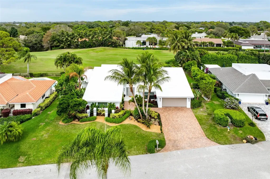4877 Pineview Circle Delray Beach FL 33445