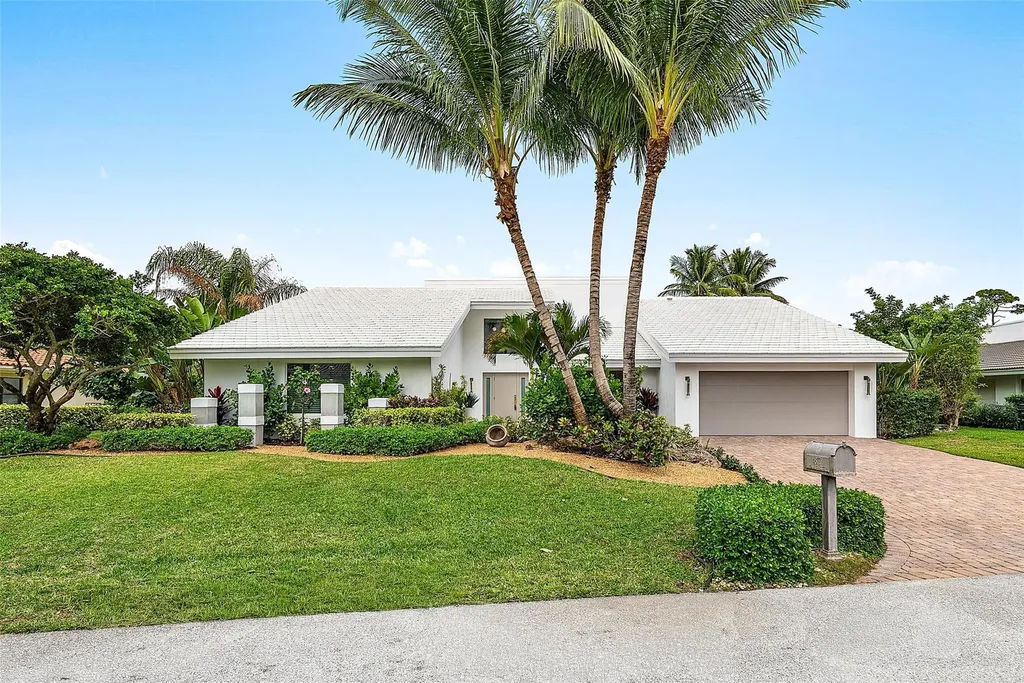 4877 Pineview Circle Delray Beach FL 33445