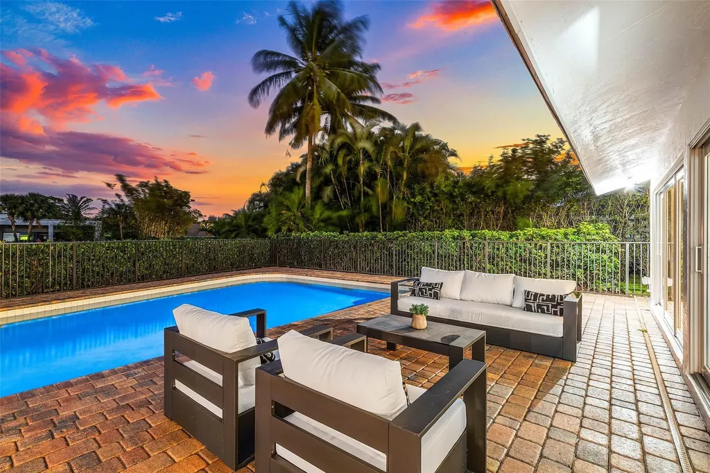 4877 Pineview Circle Delray Beach FL 33445