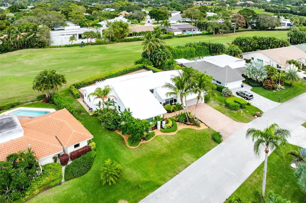 4877 Pineview Circle Delray Beach FL 33445