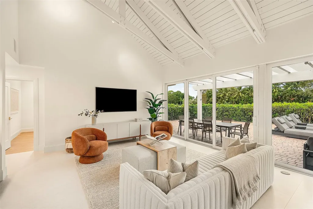 4877 Pineview Circle Delray Beach FL 33445