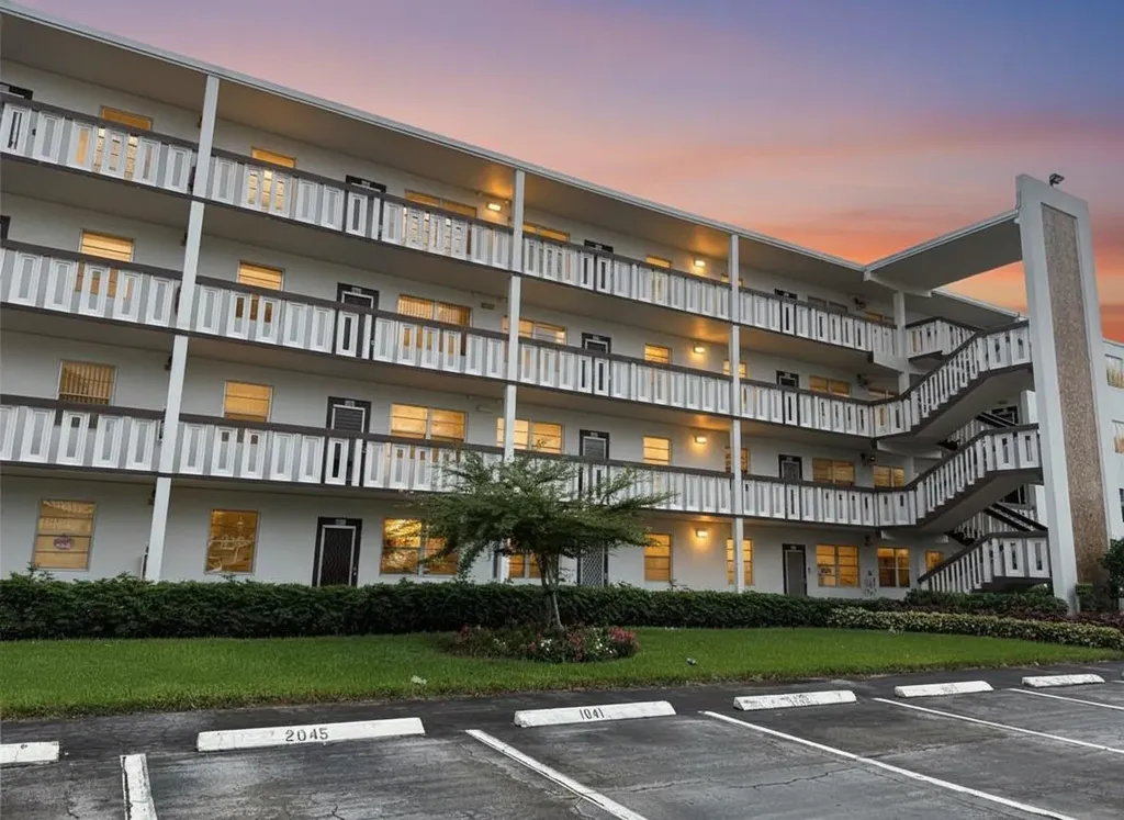 3041 Hythe C Boca Raton FL 33434