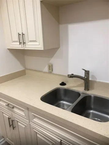 850 SW 133 Pembroke Pines FL 33027