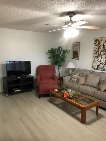 850 SW 133 Pembroke Pines FL 33027