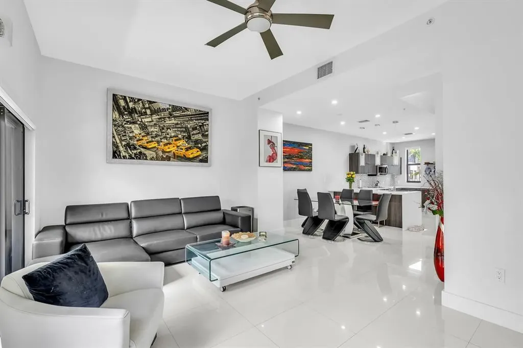 462 SE 1st Circle Pompano Beach FL 33060