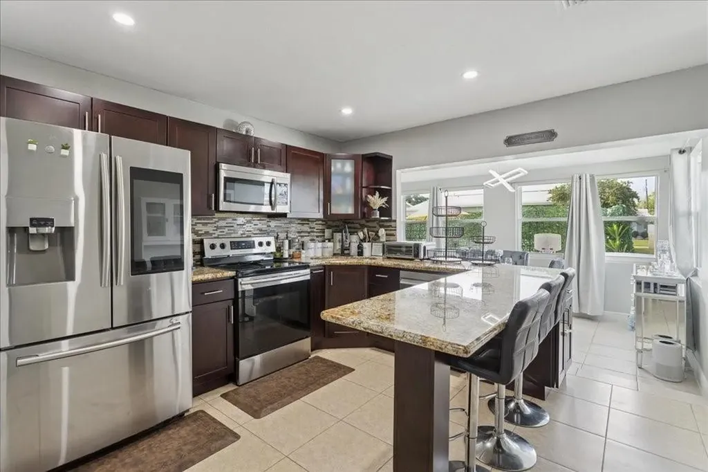 4805 NW 25th Terrace Fort Lauderdale FL 33309