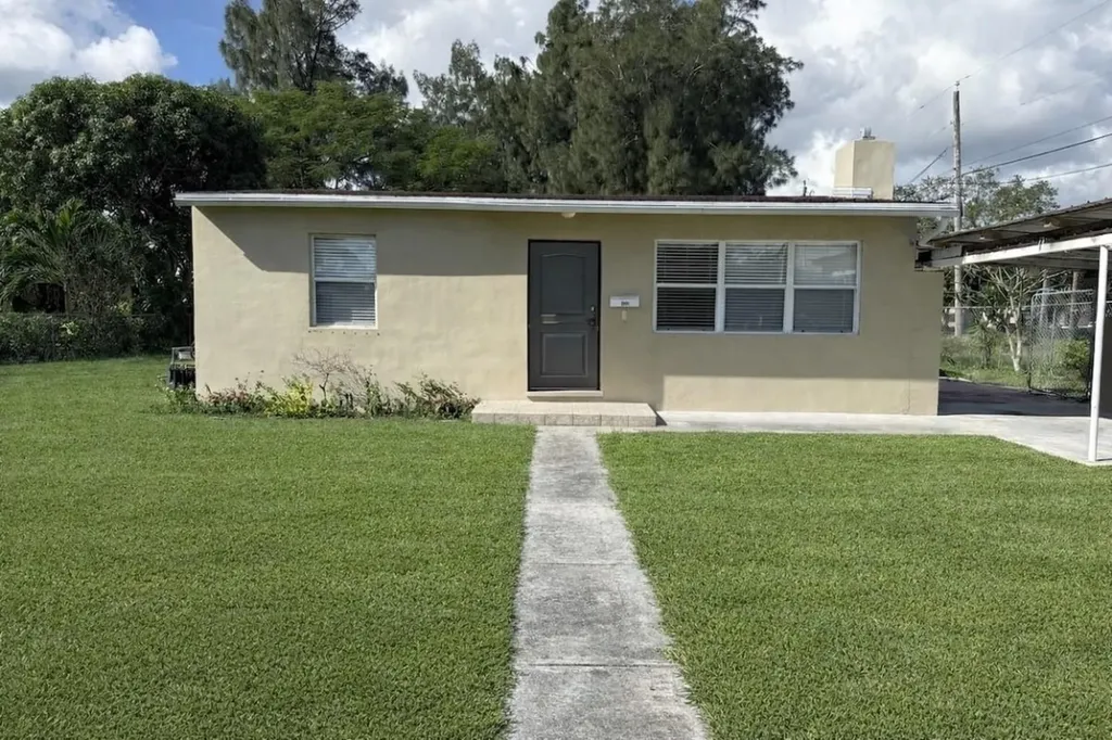 2000 Seminole Boulevard West Palm Beach FL 33409