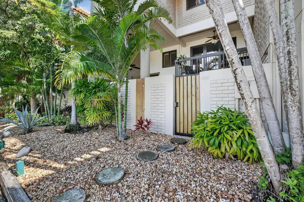 1401 NE 9th Street Fort Lauderdale FL 33304