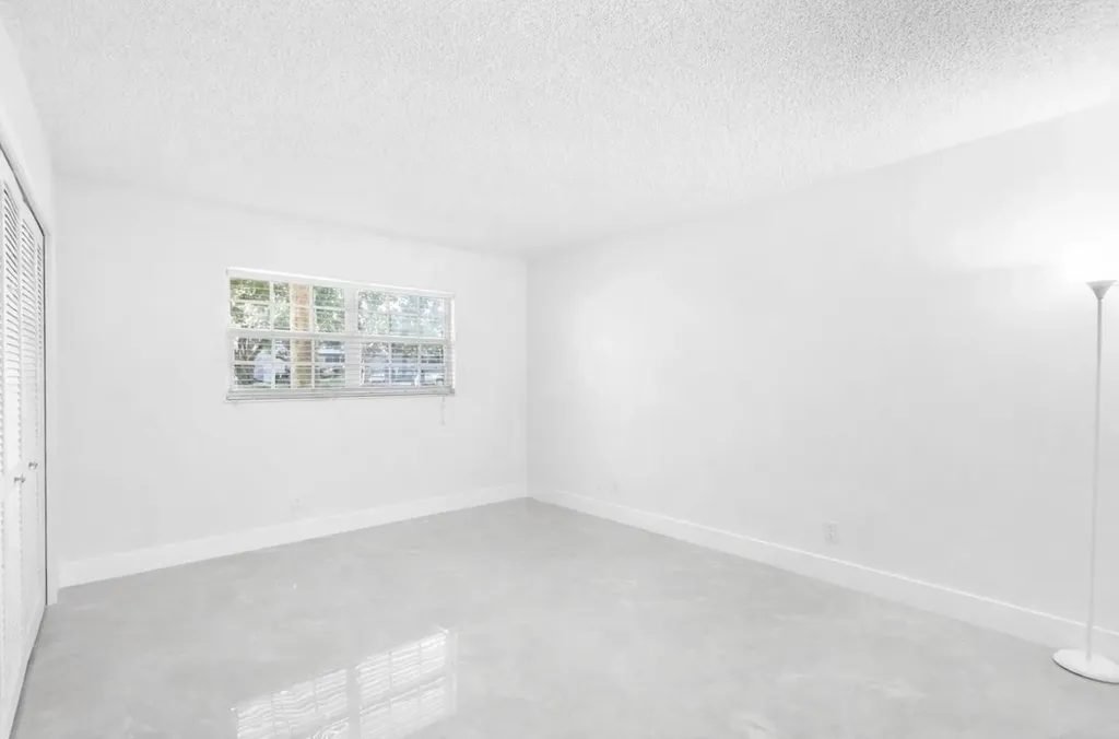 500 Oaks Lane Pompano Beach FL 33069