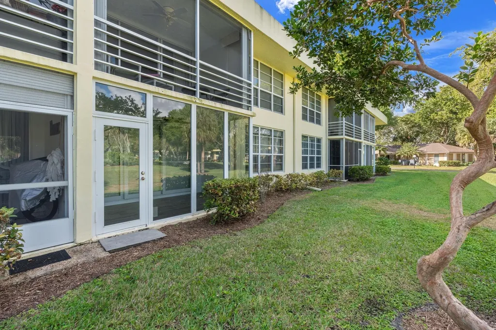 500 Oaks Lane Pompano Beach FL 33069