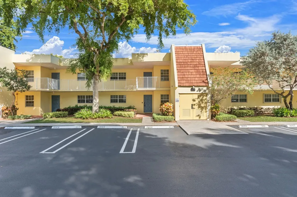 500 Oaks Lane Pompano Beach FL 33069