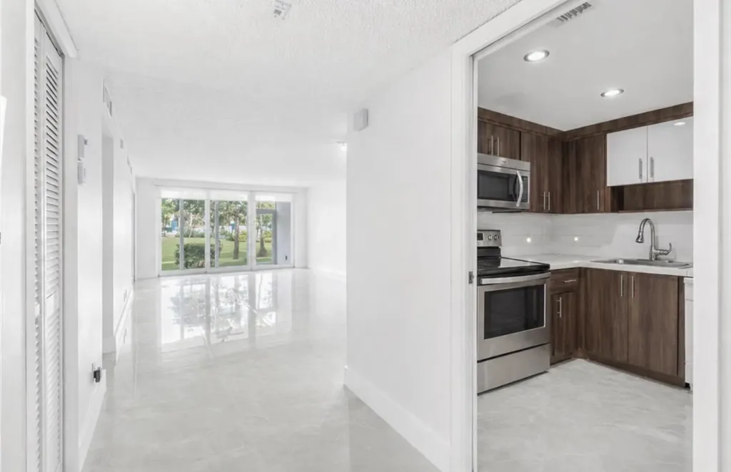 500 Oaks Lane Pompano Beach FL 33069