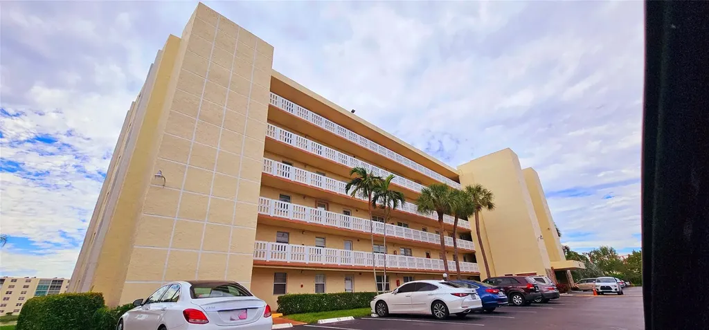 121 SE 3rd Avenue Dania Beach FL 33004