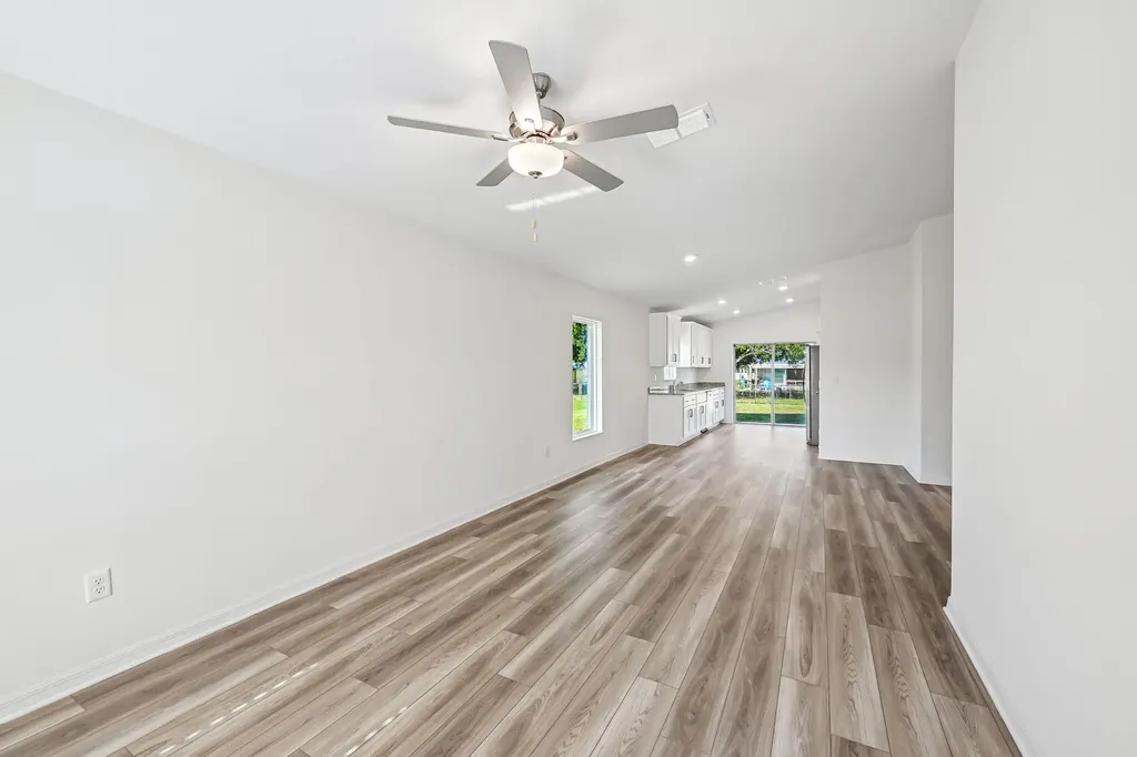 5606 Seagrape Drive Fort Pierce FL 34982