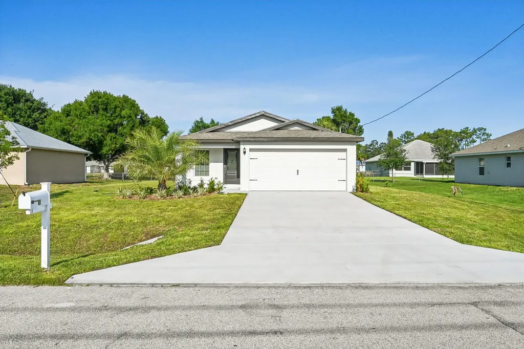 5606 Seagrape Drive Fort Pierce FL 34982