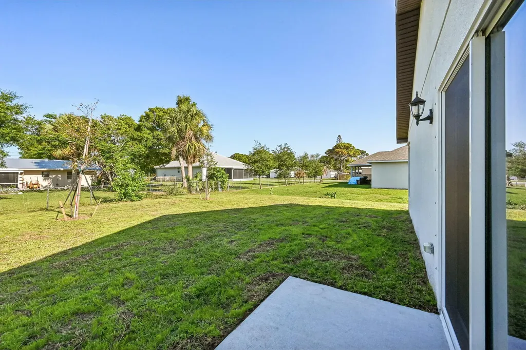 5606 Seagrape Drive Fort Pierce FL 34982