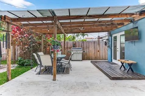 270 NE 42nd Court Oakland Park FL 33334