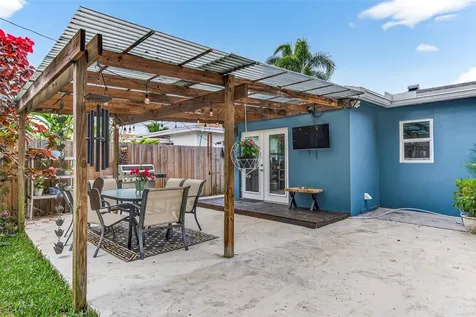 270 NE 42nd Court Oakland Park FL 33334