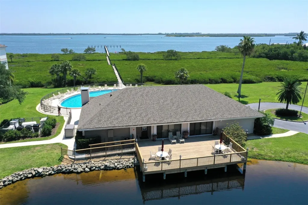 6175 S Mirror Lake Drive Sebastian FL 32958