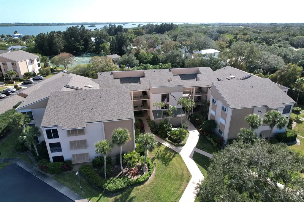 6175 S Mirror Lake Drive Sebastian FL 32958