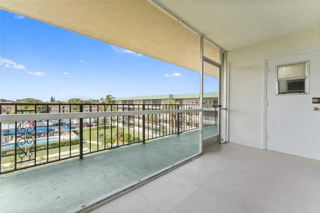 804 SE 7th Street Deerfield Beach FL 33441
